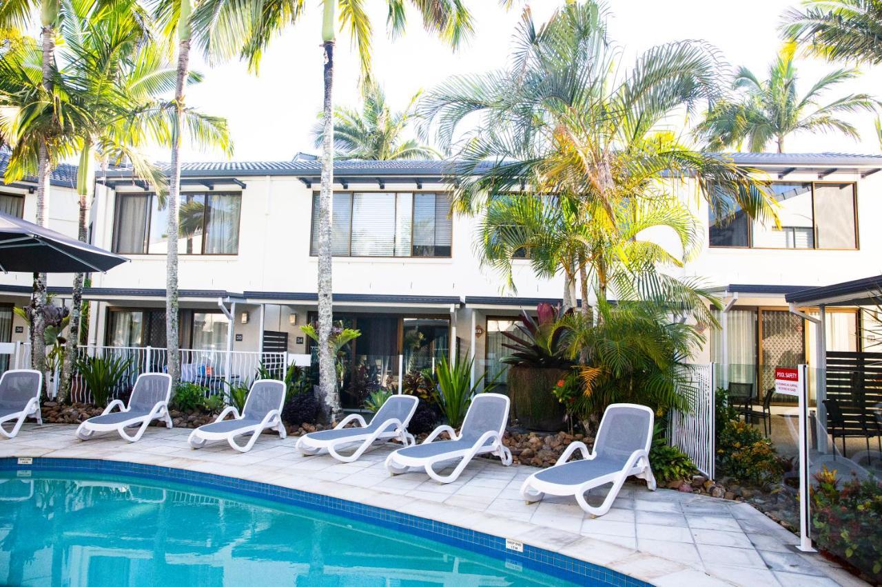 2 Bedroom Renovated Townhouse, Walk To Noosa River ヌーサヴィル エクステリア 写真